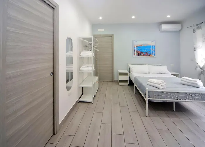 Dimora di Antonietta Room - near Train Station&Wi-Fi
